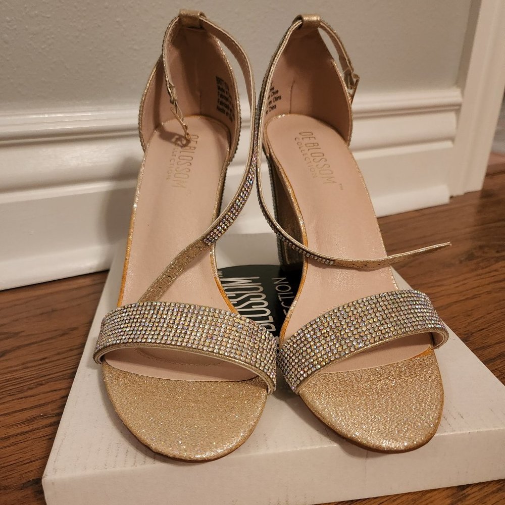 Brand new David's Bridal sparkly heels size 10